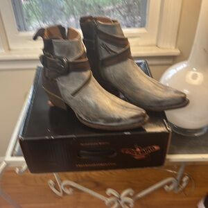 FREEBIRD Whip Ice Multi Colored Leather Stylish Gray / Brown Ankle Boots 8